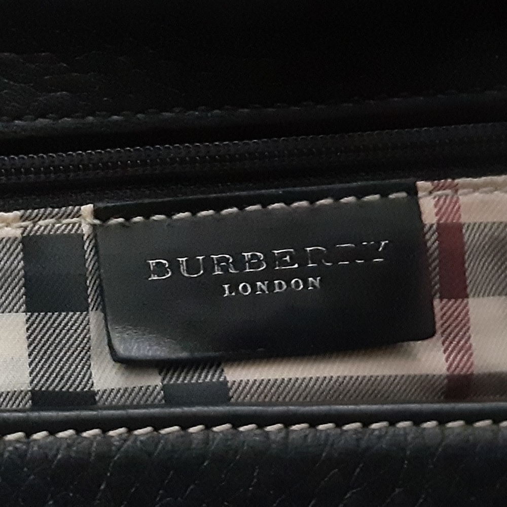 BURBERRY PURSE - Picture 12 of 13